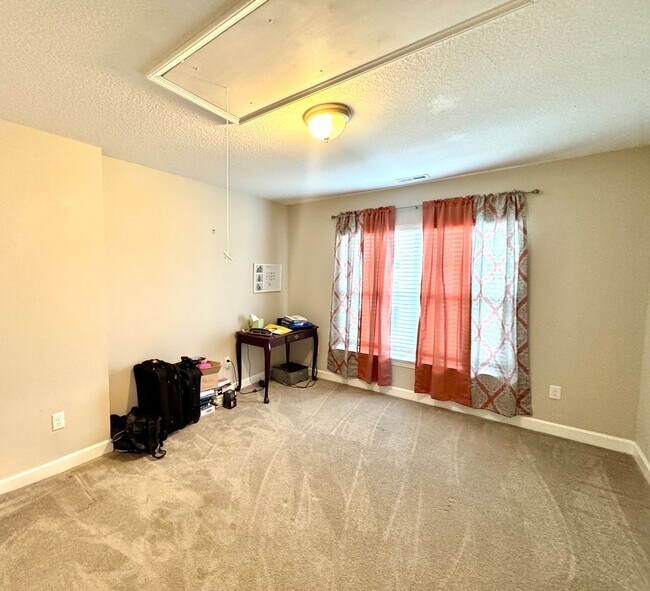 Building Photo - 3624 Horton Way