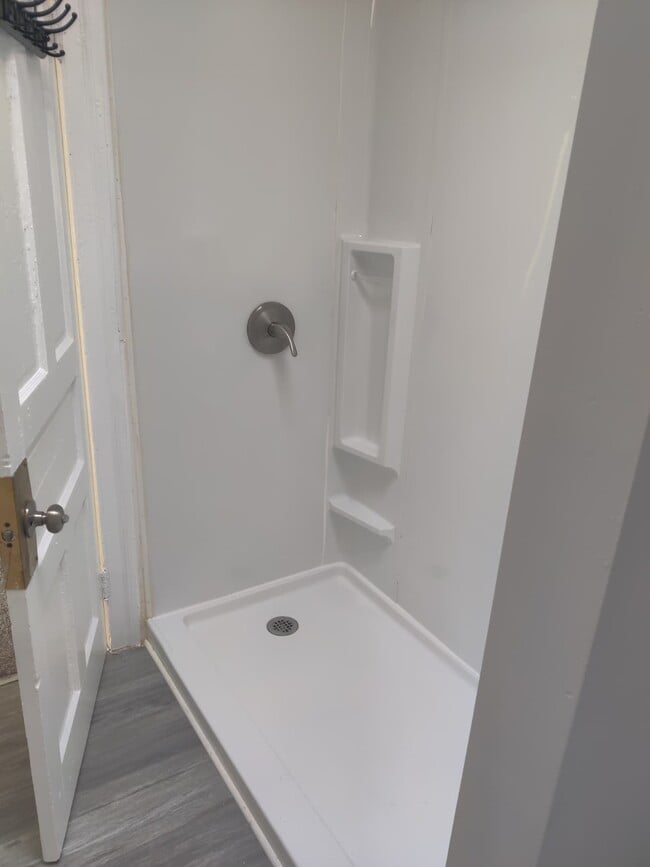 Building Photo - 127 E Coulter St