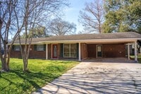 Building Photo - 213 Birch Dr