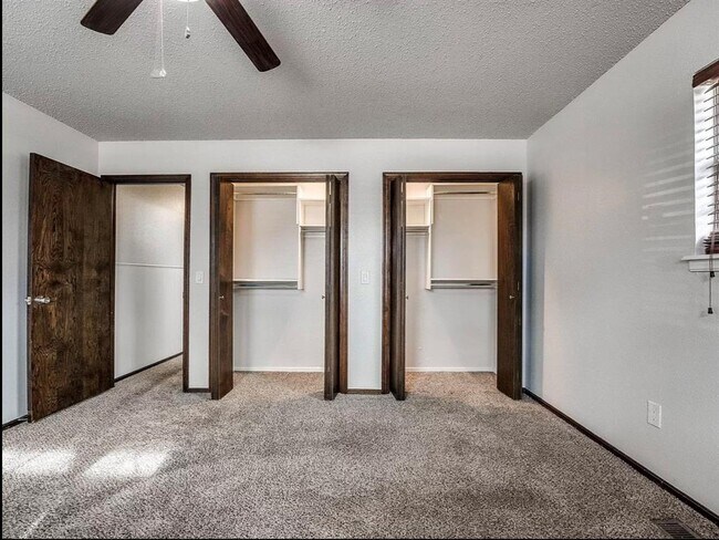 Building Photo - 721 Claremont Dr