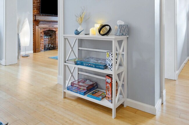 Building Photo - 2366 Lawrence St