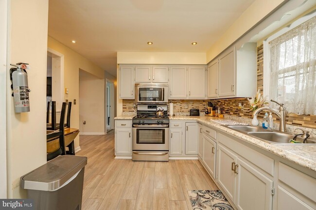 Building Photo - 545 N Connecticut Ave