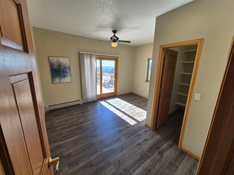 Building Photo - 1096 Aspen Dr