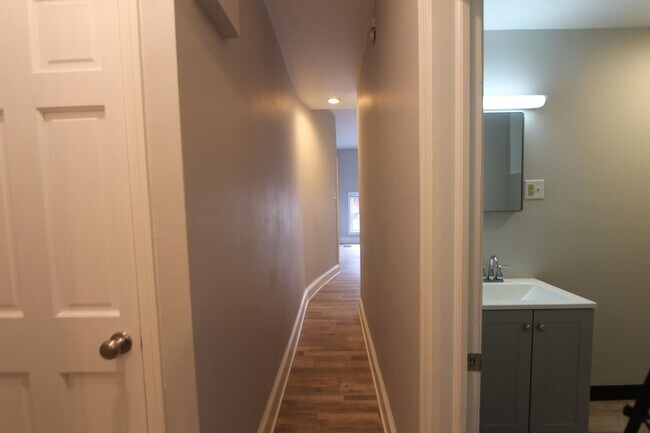 Building Photo - 5028 Wayne Ave