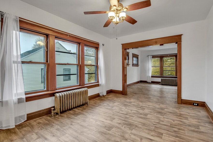 Building Photo - 79 Ideal St