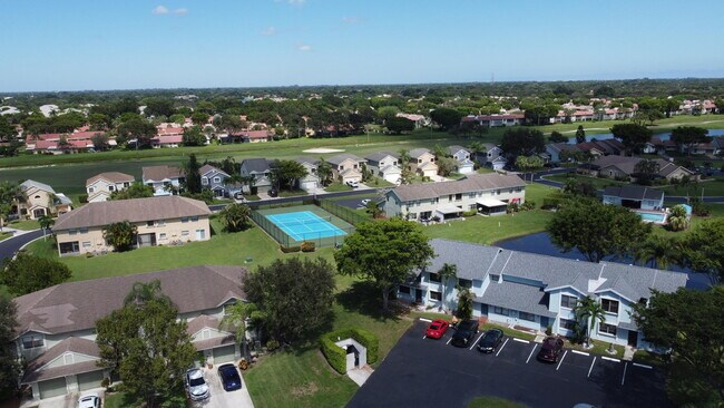 Building Photo - 5885 Northpointe Ln