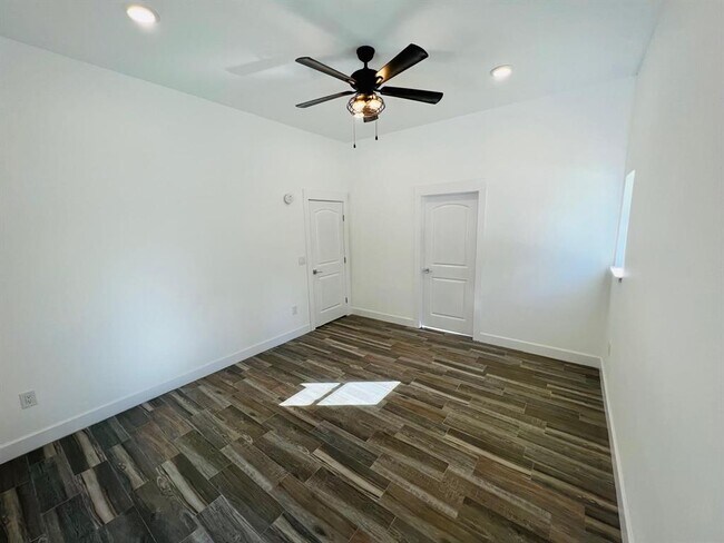 Building Photo - 11511 Mockingbird Hill