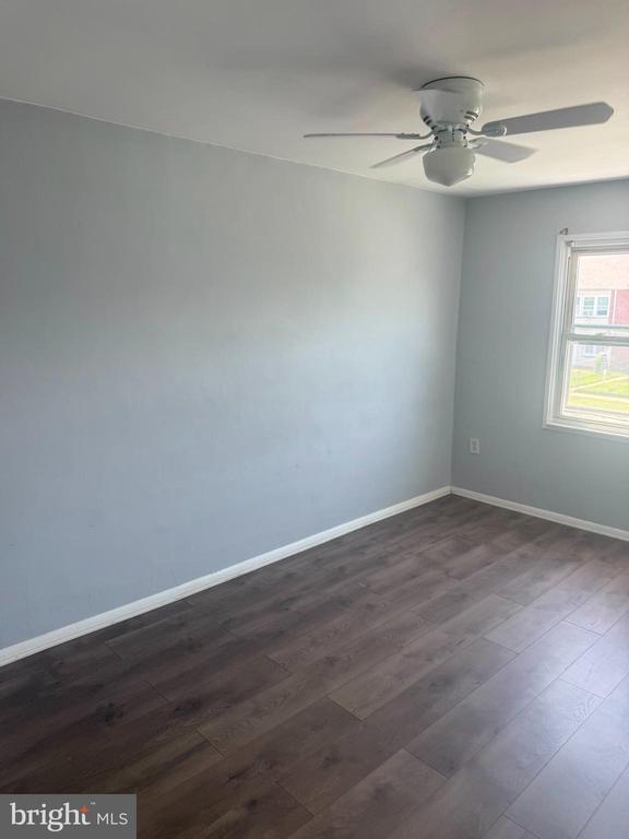 Building Photo - 2053 Larkhall Rd