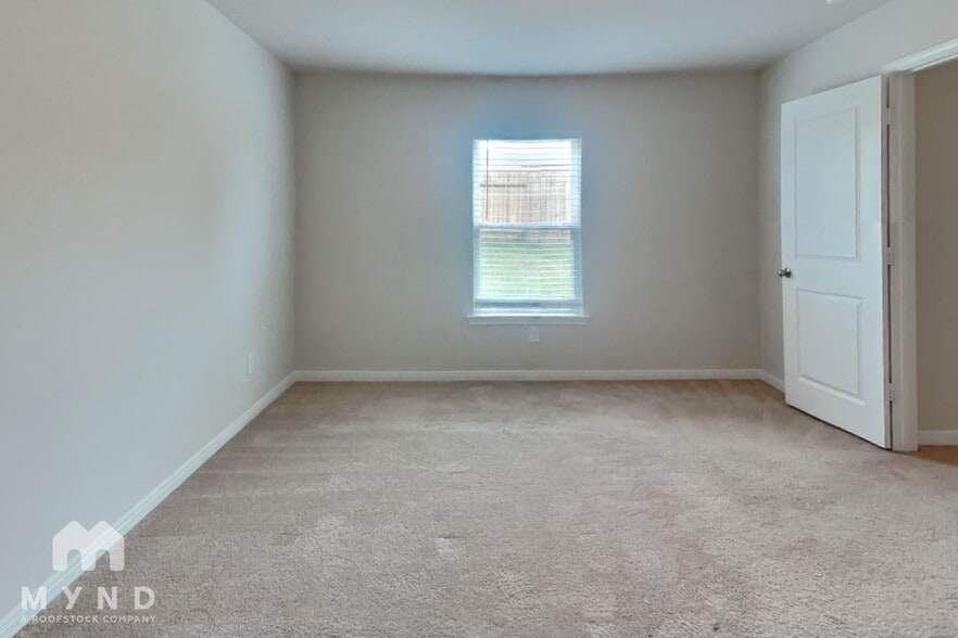 Building Photo - 10397 Sweetwater Creek Dr
