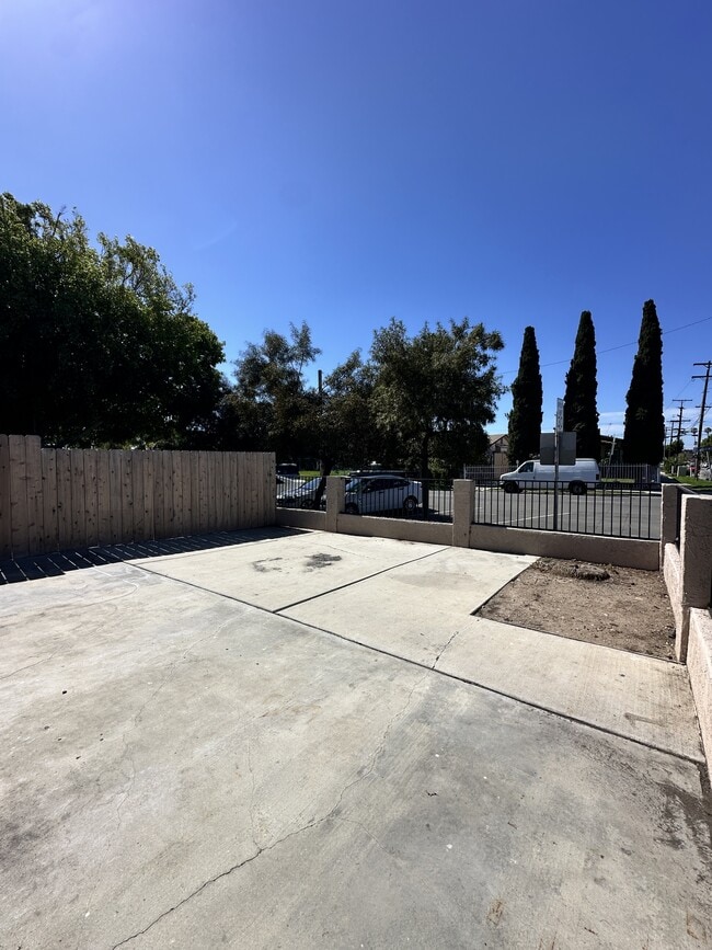 Building Photo - 4311 Dwight St