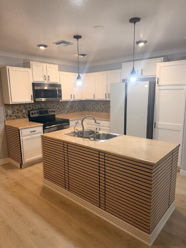 Building Photo - 3907 E Pinto Valley Rd