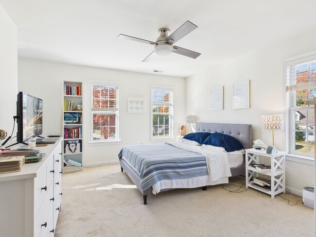 Building Photo - 7016 Tulane Ave