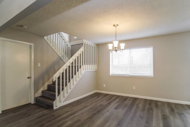 Building Photo - 4310 Shalom Creek Ln