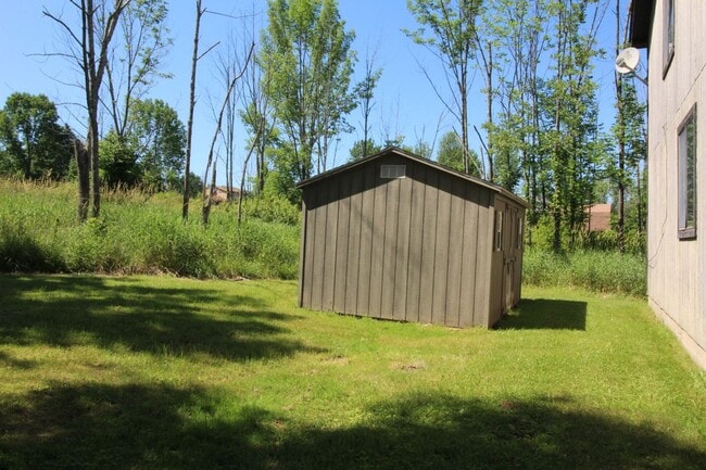 Building Photo - 20 Woodcrest Ln