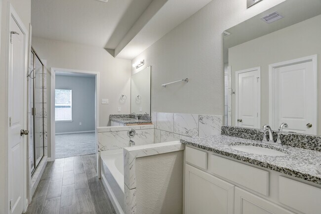 Building Photo - 725 W Foley St