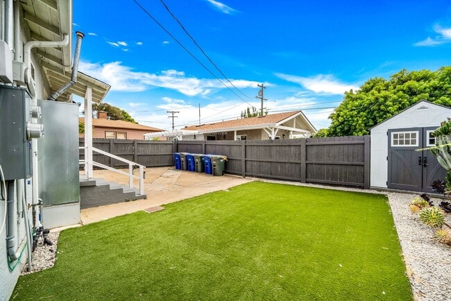 Building Photo - Recently Remodeled Home- MUST SEE!!!!!