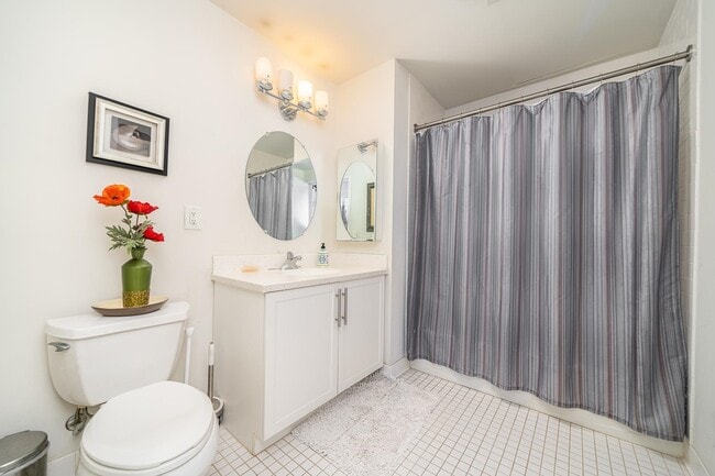 Building Photo - 149 Essex St