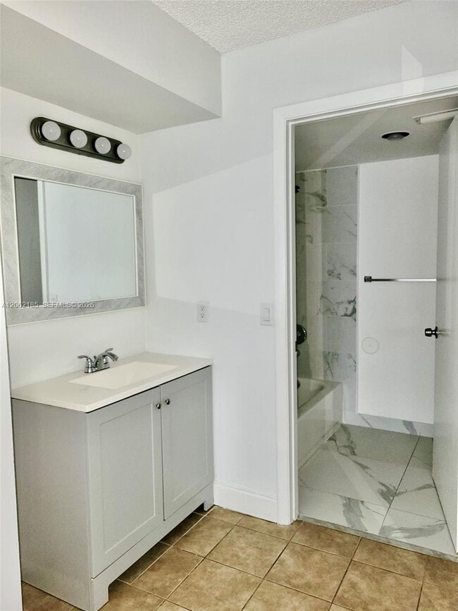 Building Photo - 1186 Coral Club Dr