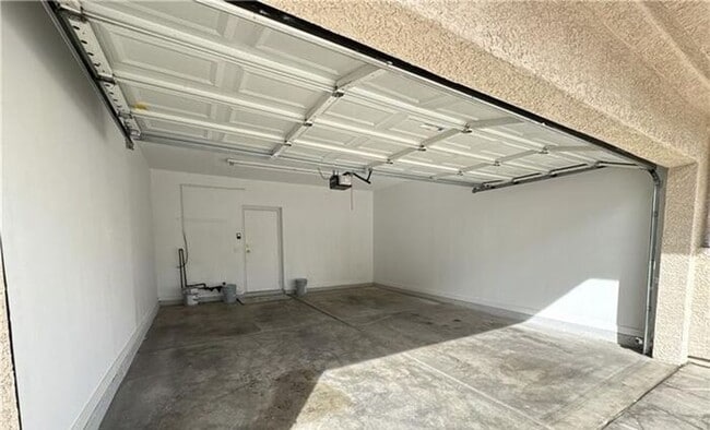 Building Photo - 7450 S Eastern Ave