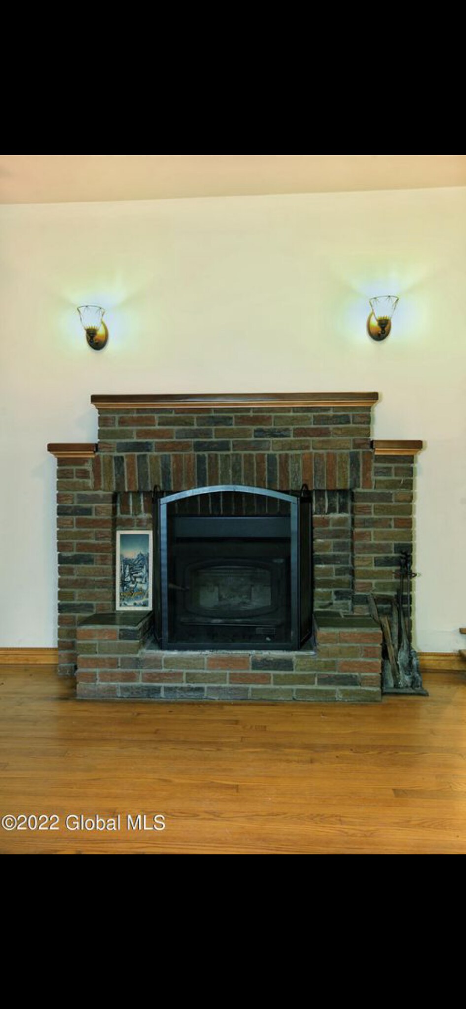 Building Photo - 365 Closson Rd