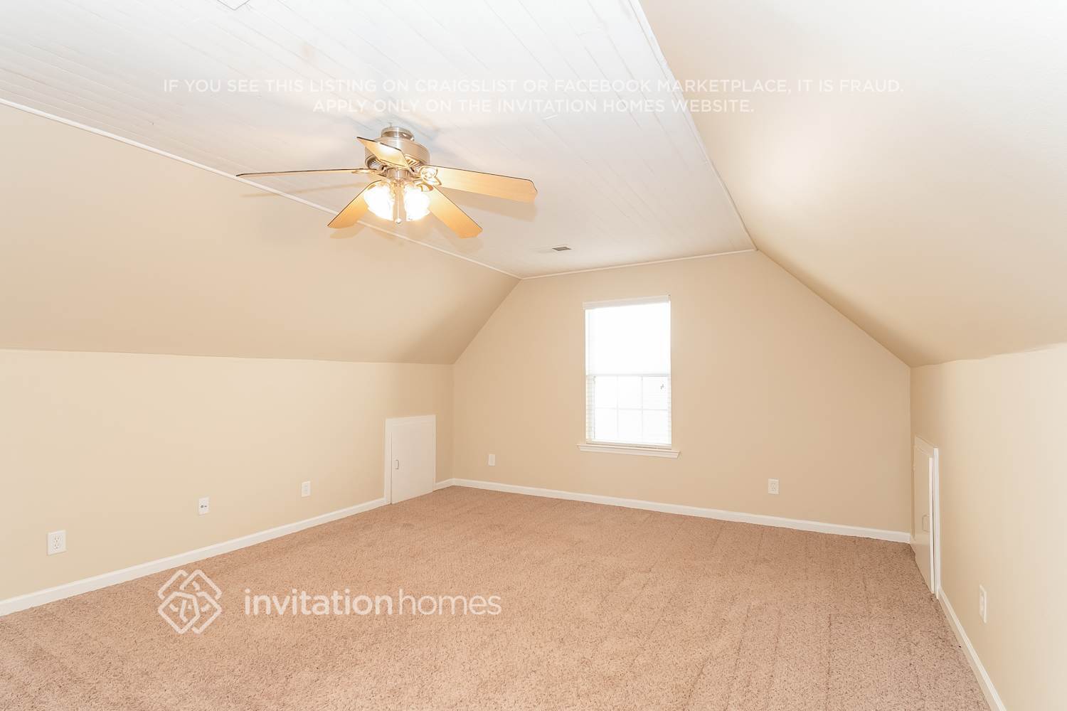 Building Photo - 23 Roxbury Ln