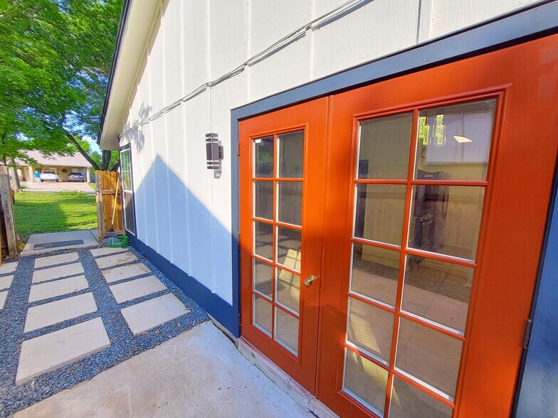 Building Photo - 111 Meteor Dr