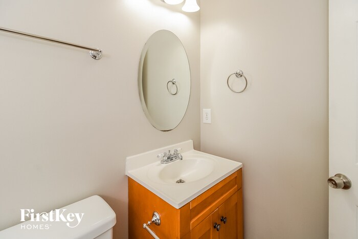 Building Photo - 2417 Quaker Landing Rd