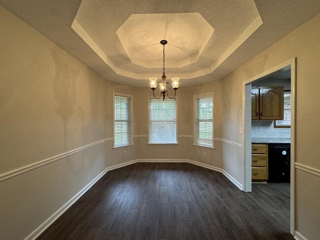 Building Photo - 102 S Gala Ct