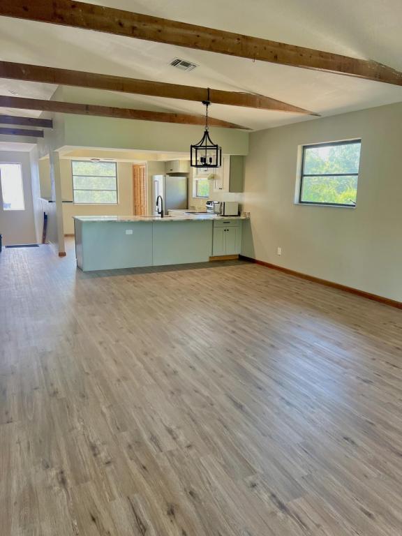 Building Photo - 1930 Como St