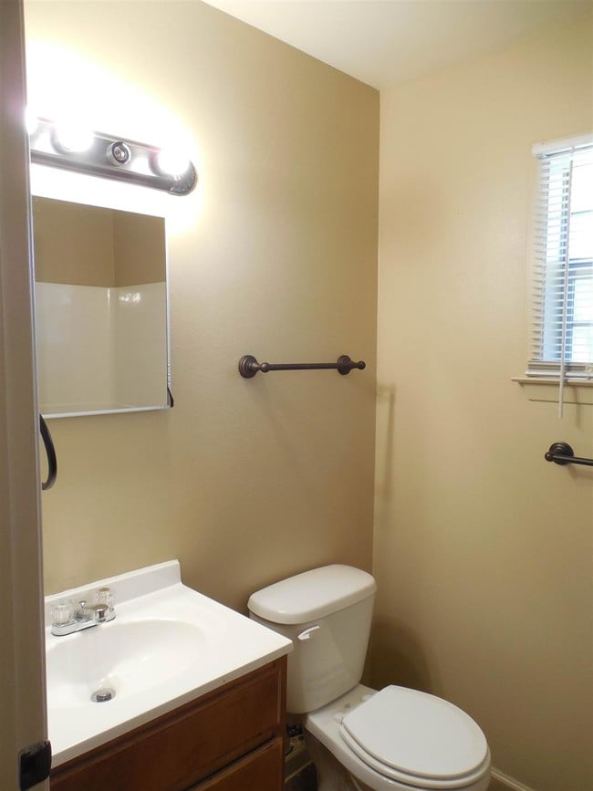 Pine Grove 741 Ethel St Longview TX 75602 Apartment Finder