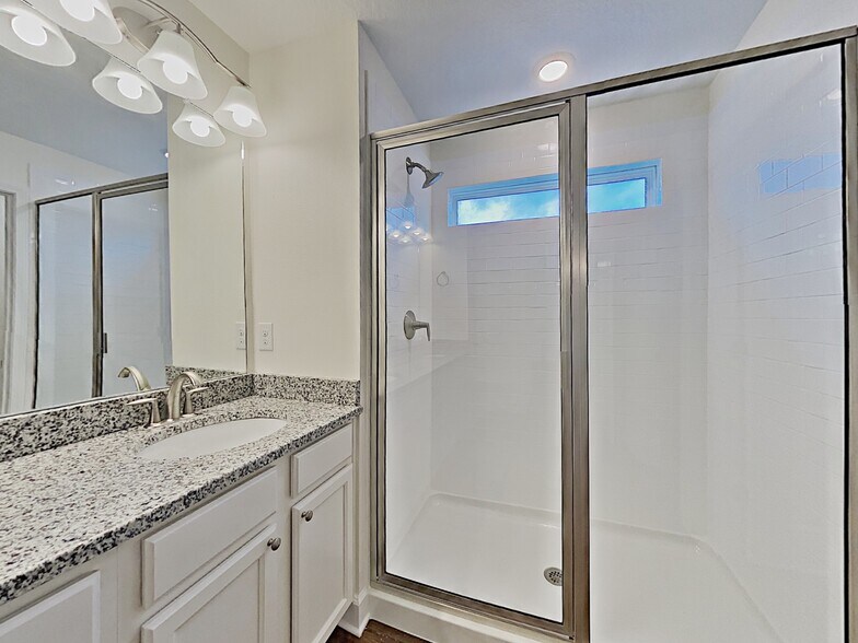 Building Photo - 912 Walden Woods Dr