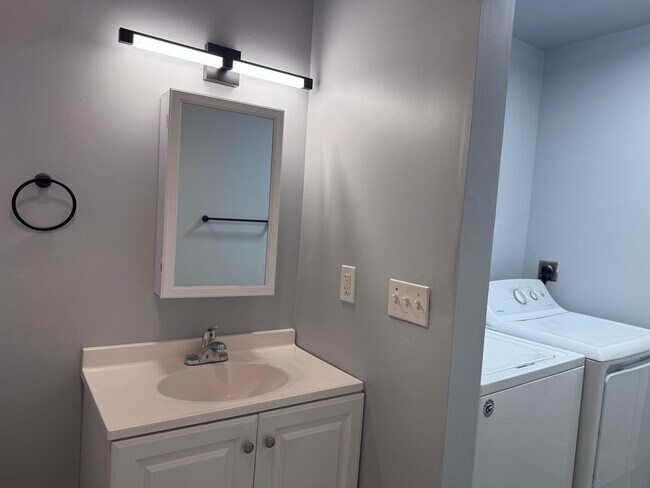 Building Photo - 85 Ward St