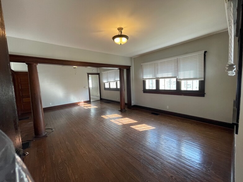 Building Photo - 133 S 26th St