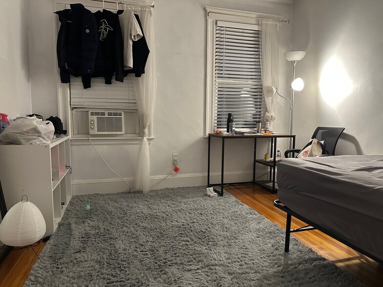 Building Photo - 11 Chester St