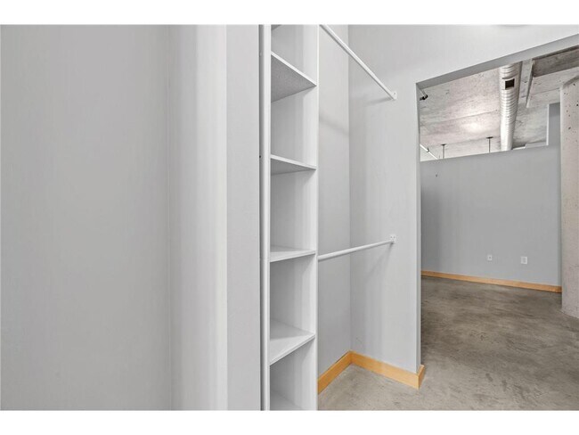 Building Photo - 720 N 4th St