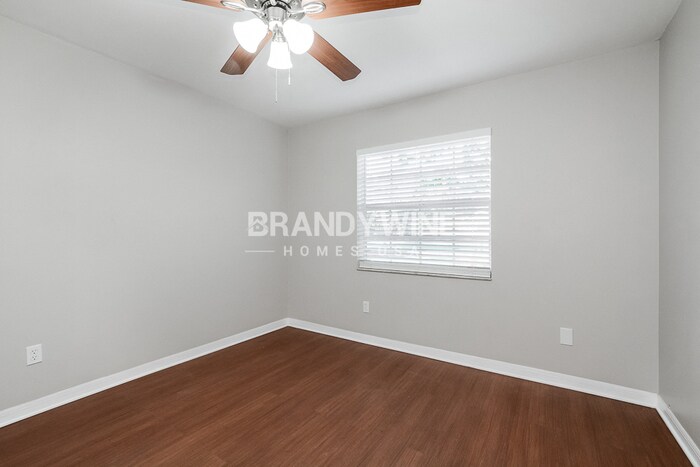 Building Photo - 215 Shore Rd