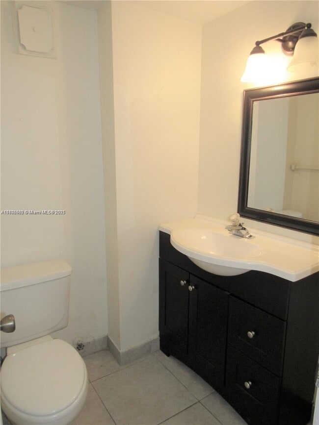Building Photo - 250 180th Dr