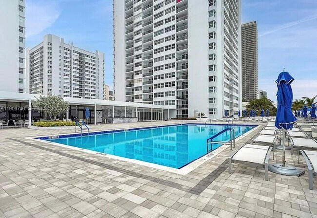 Building Photo - 1880 S Ocean Dr