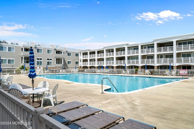 Building Photo - 438 NJ-35