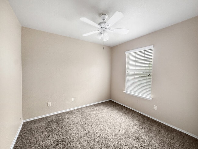 Building Photo - 8211 Heights Valley