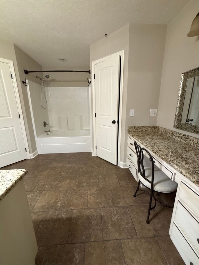 Building Photo - 322 Hidden Springs Ln