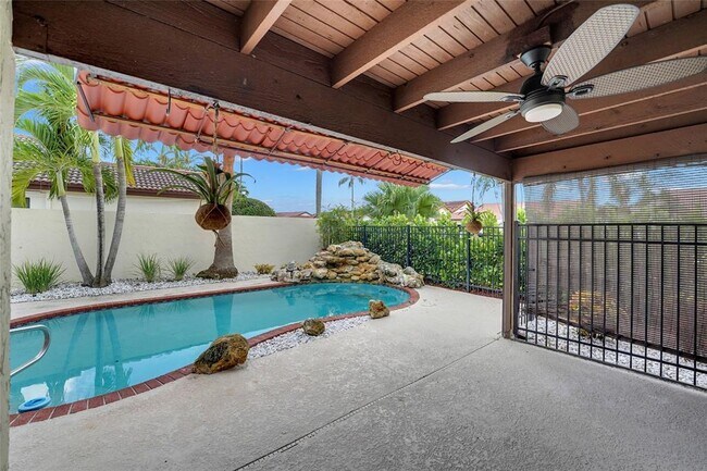 Building Photo - 7850 Villa Nova Dr