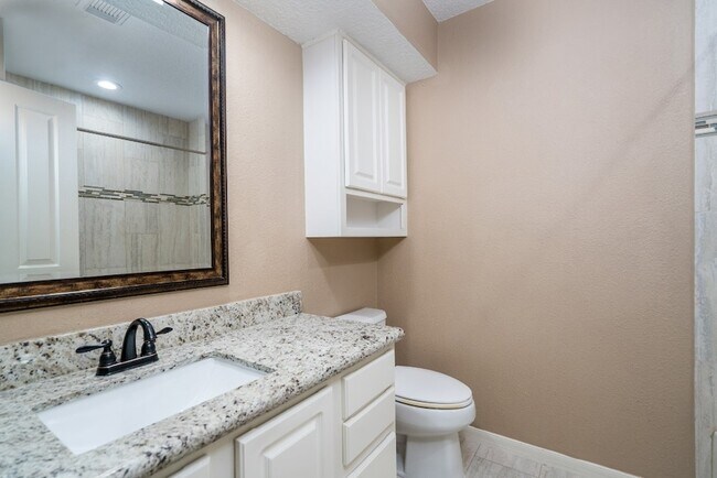 Building Photo - 66 Lakeridge Ct