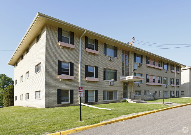 Primary Photo - Mast Apartments I & II