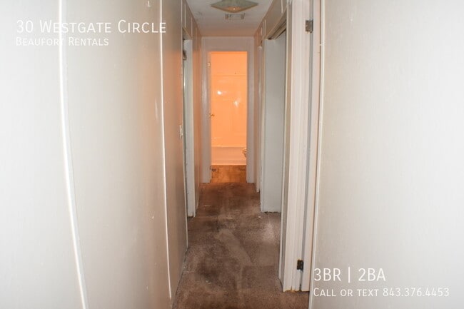 Building Photo - 30 Westgate Cir