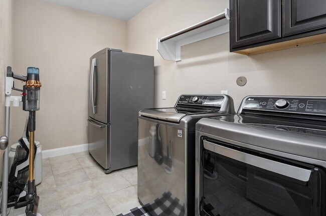 Building Photo - 21914 Avalon Queen Dr