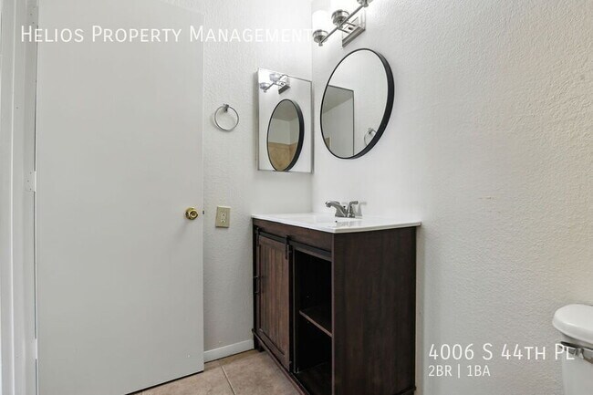 Building Photo - 4006 S 44th Pl
