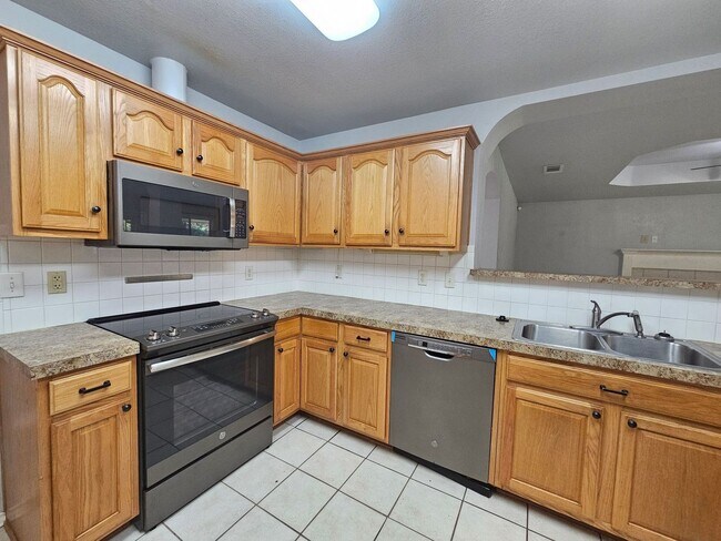 Building Photo - 4507 Twin Oaks Cir