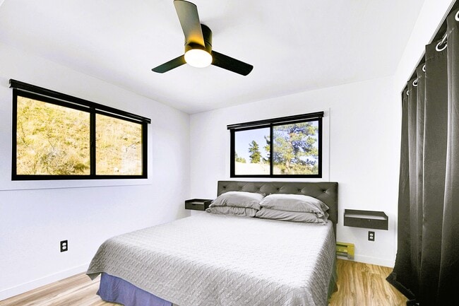 Building Photo - 1244 Hyland Dr