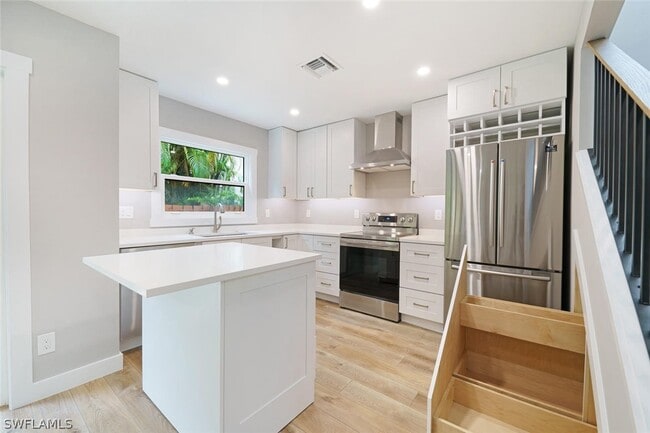 Building Photo - 1130 5th St S